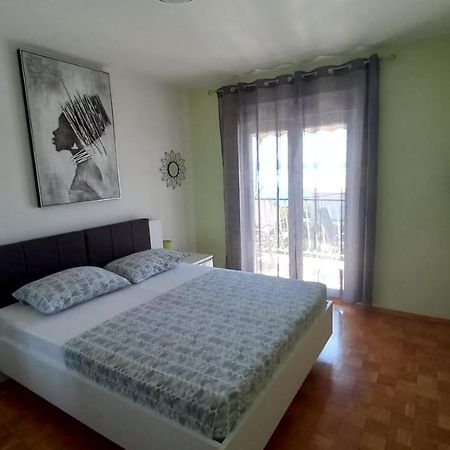 Apartman Marta Podstrana Eksteriør billede
