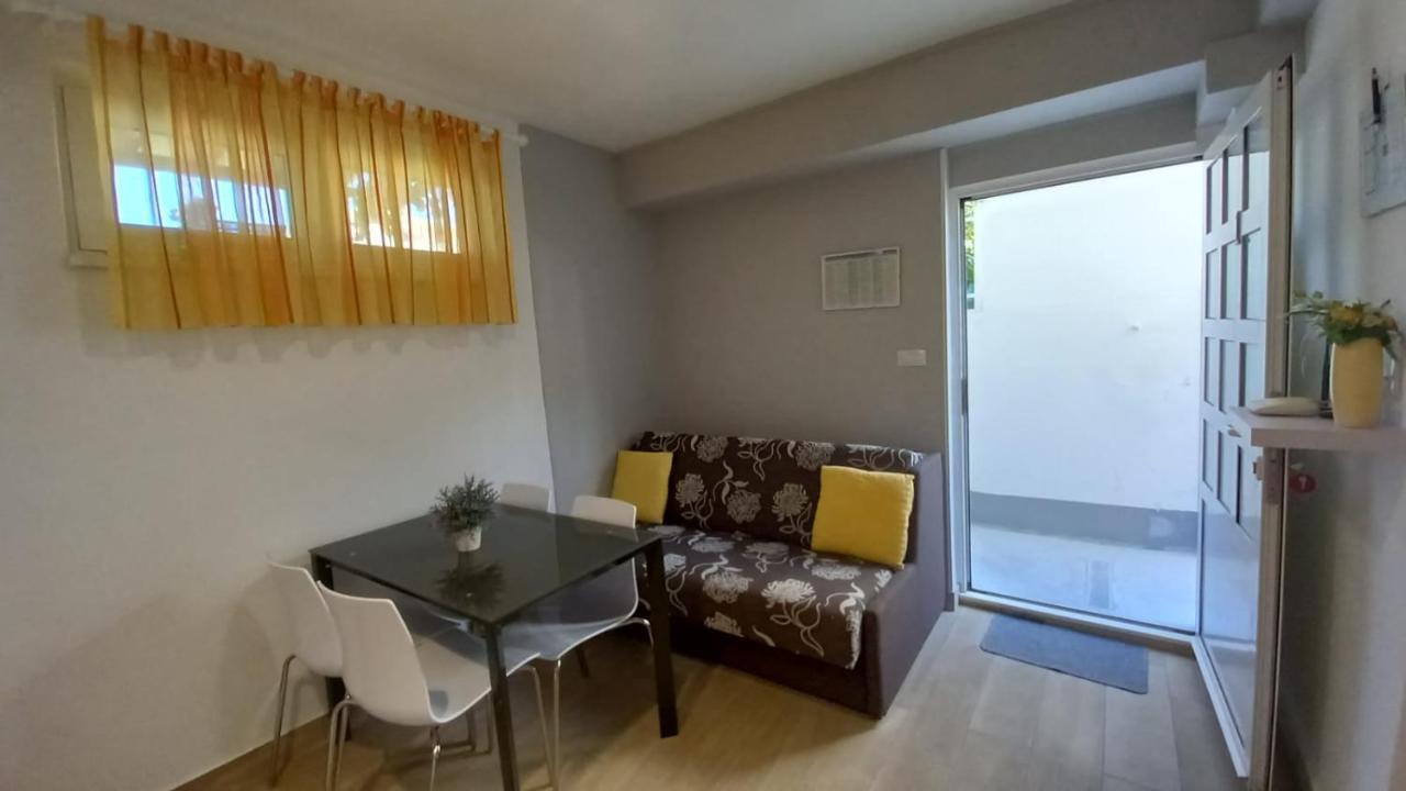 Apartman Marta Podstrana Eksteriør billede