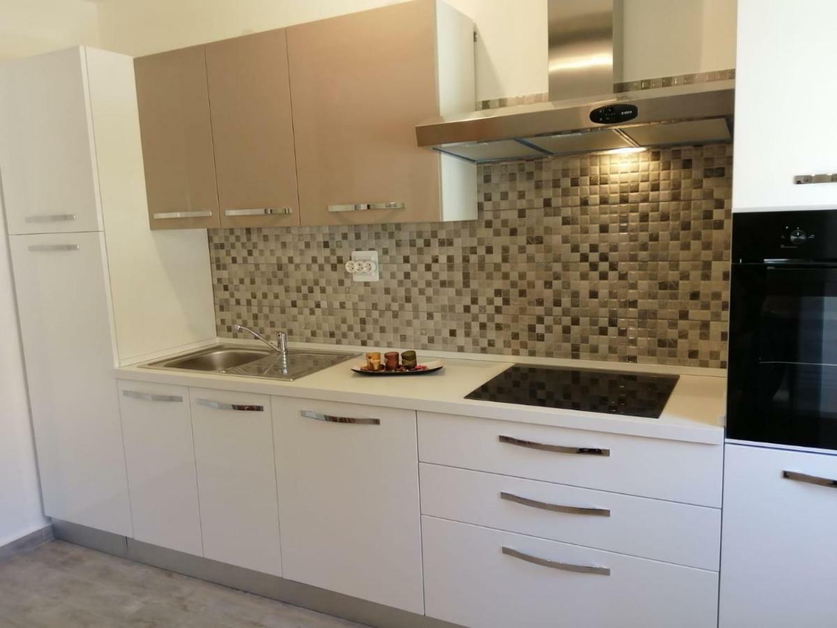 Apartman Marta Podstrana Eksteriør billede