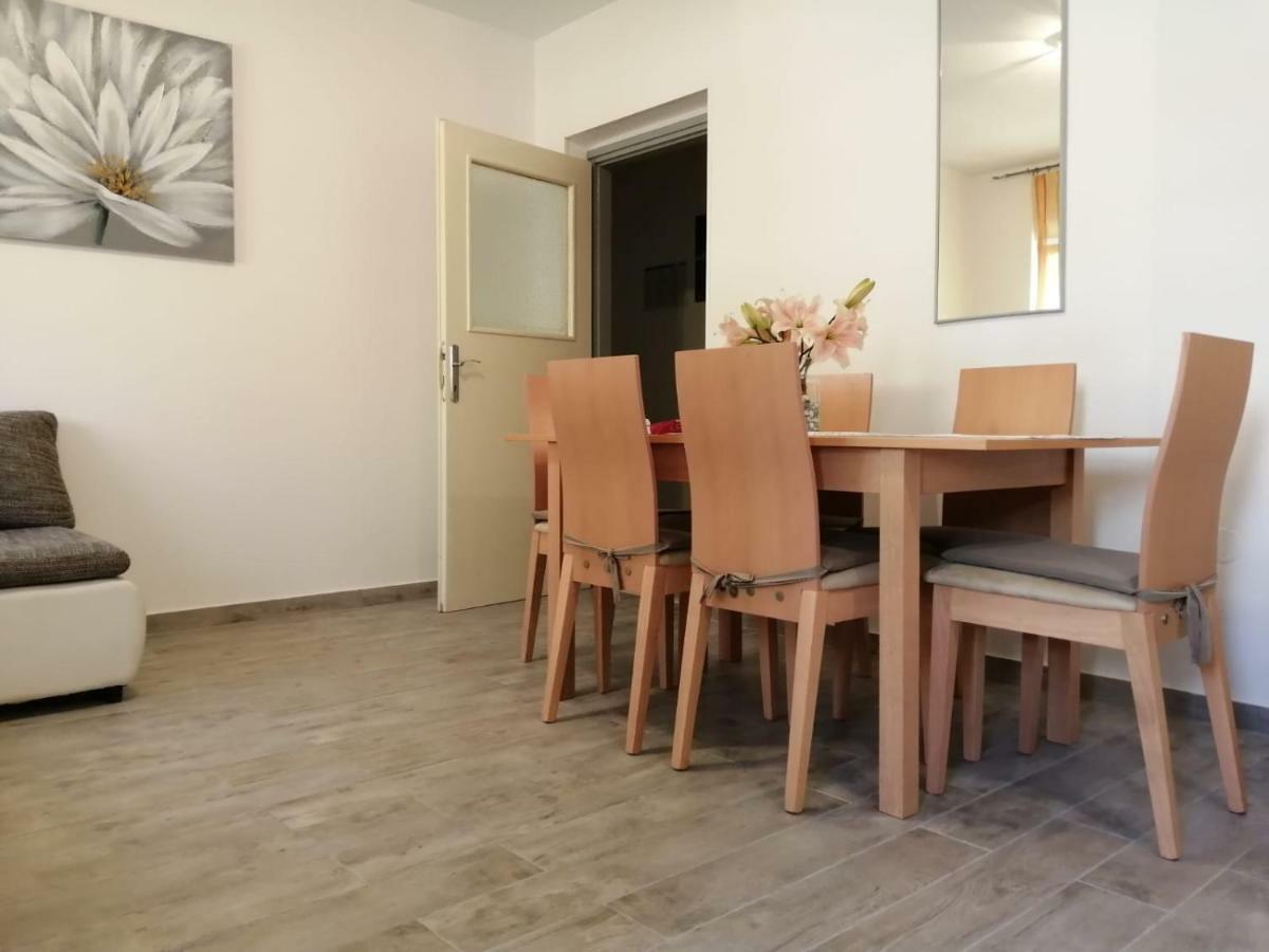 Apartman Marta Podstrana Eksteriør billede